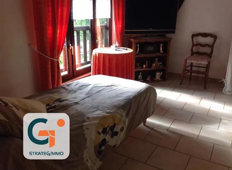 Maison - 190 m² - 8 pièces