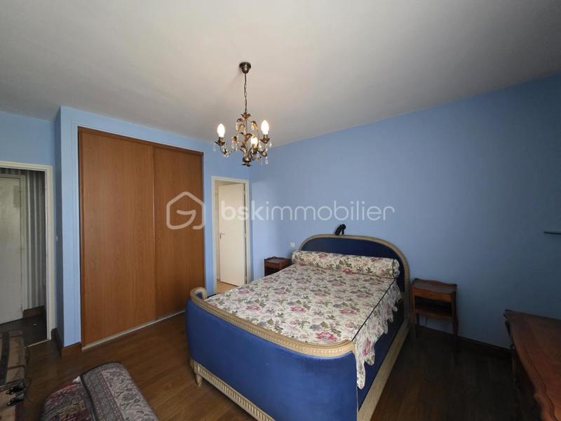 Maison - 228 m² - 7 pièces