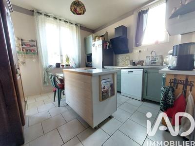 Maison - 93 m² - 5 pièces