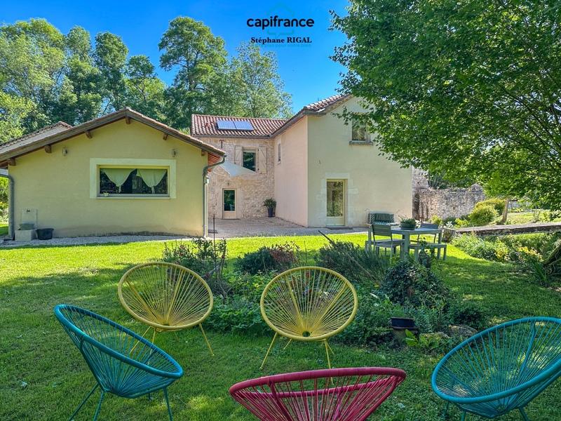 Propriété - 152 m² - 6 pièces