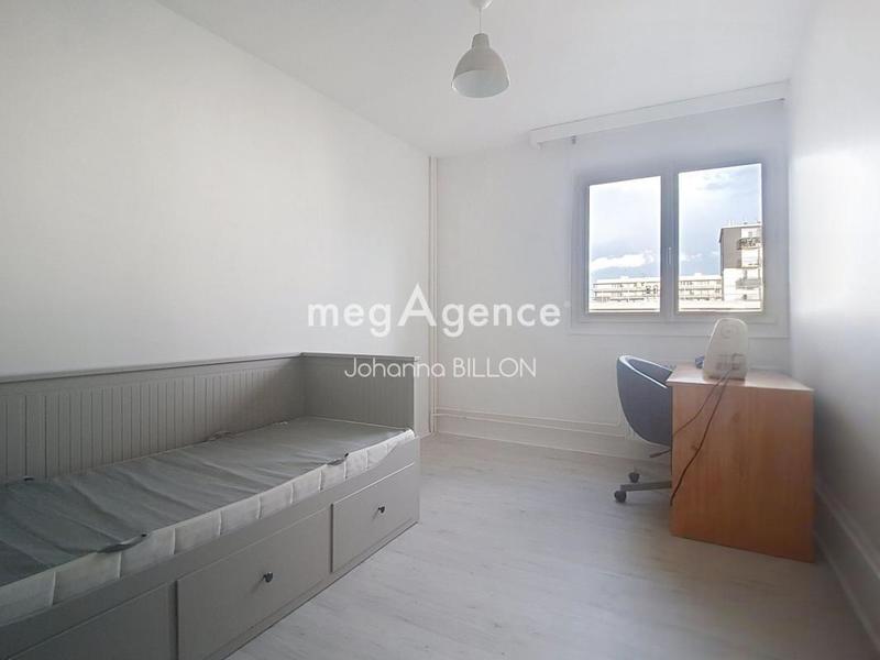 Appartement - 98 m² - 5 pièces