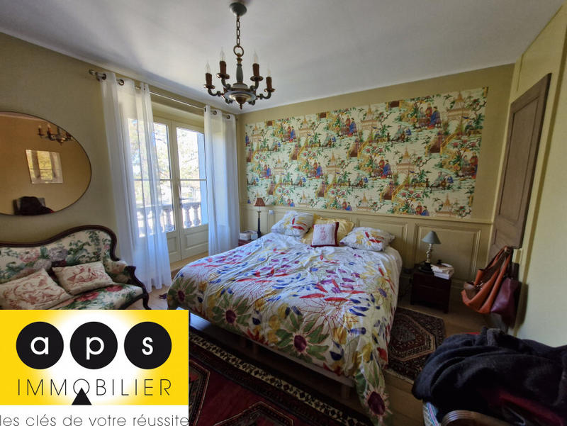 Maison - 200 m² - 8 pièces