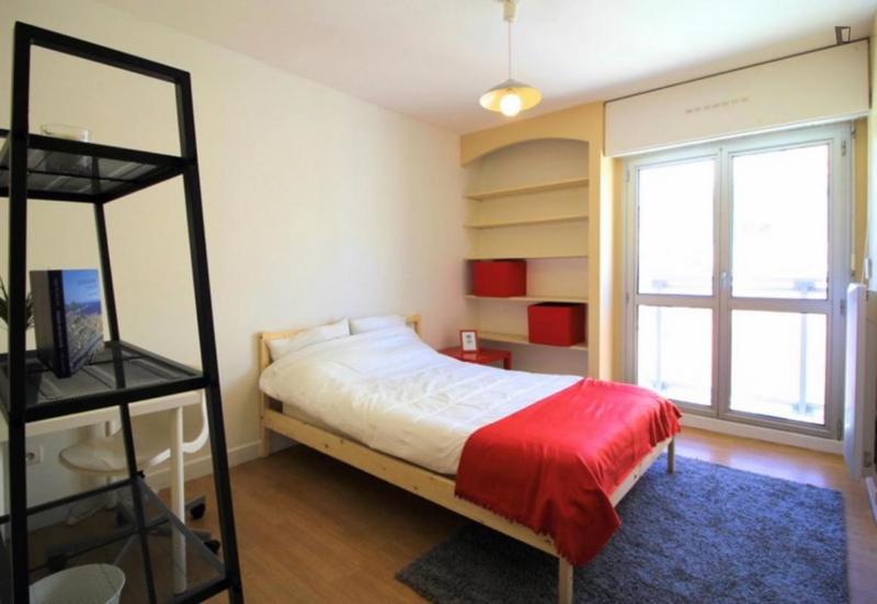Chambre - 12 m² - 4 pièces