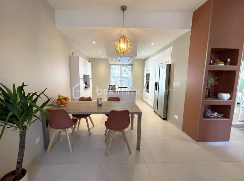 Maison - 147 m² - 6 pièces