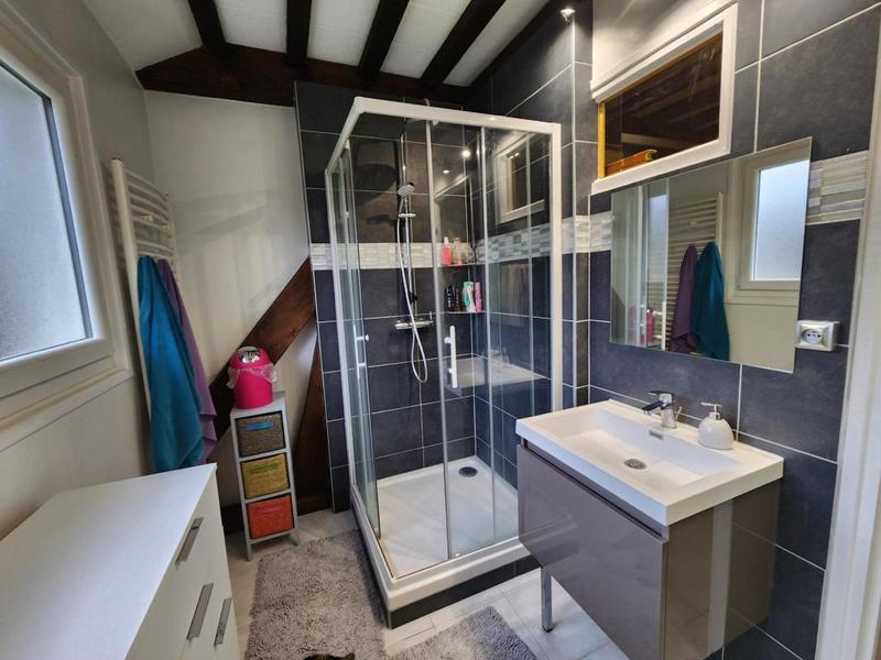 Maison traditionnelle - 188 m² - 8 pièces