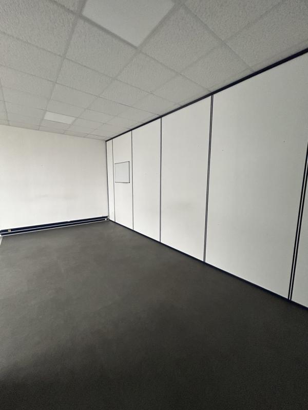 Bureau - 109 m² - 6 pièces