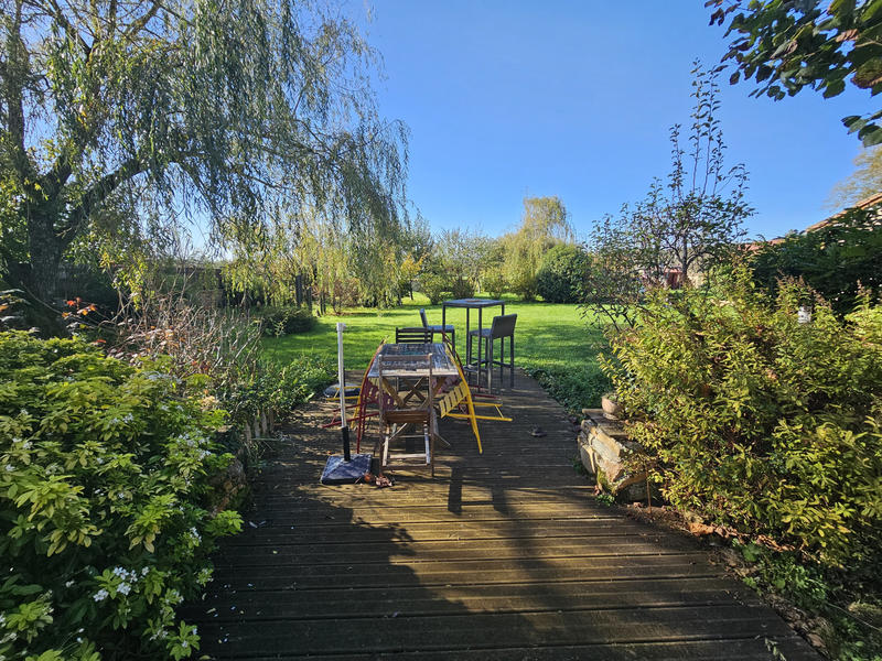 Maison - 220 m² - 6 pièces