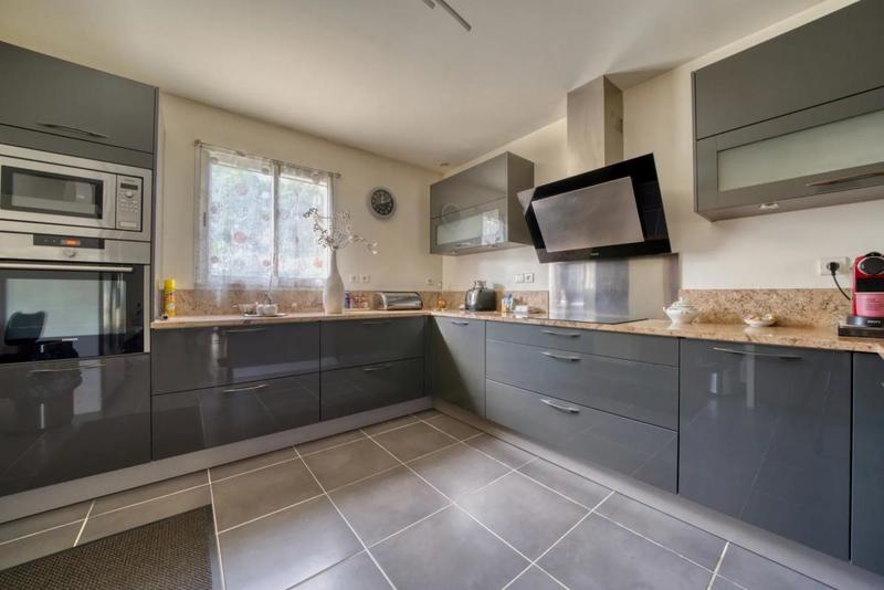 Maison - 180 m² - 7 pièces