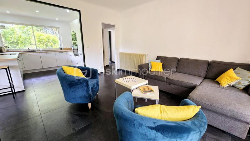 Maison - 180 m² - 8 pièces