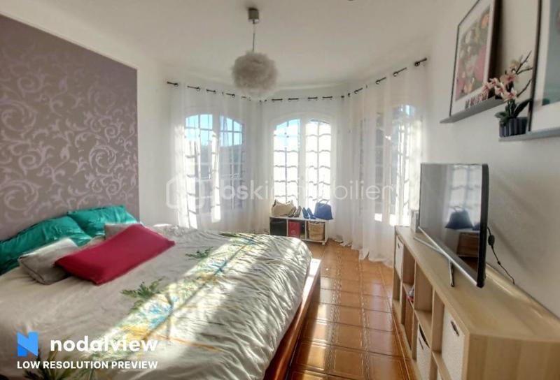 Propriété - 180 m² - 8 pièces