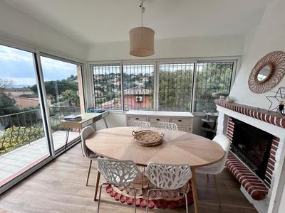 Appartement - 110 m² - 4 pièces