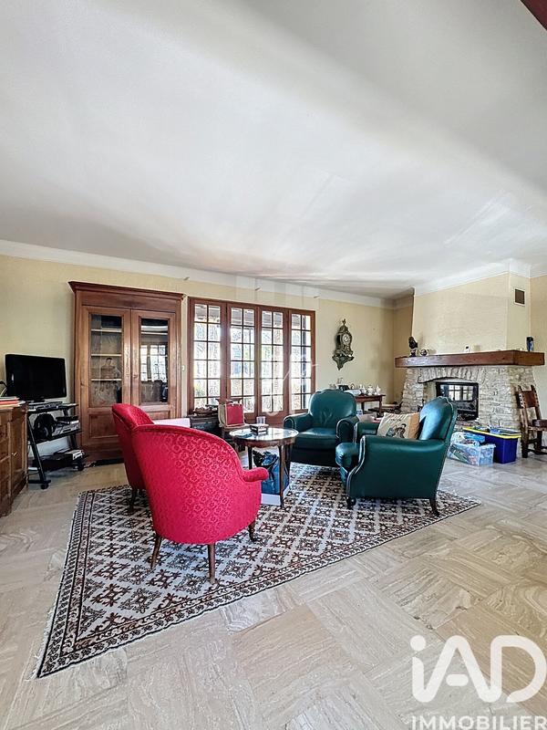 Maison - 233 m² - 7 pièces