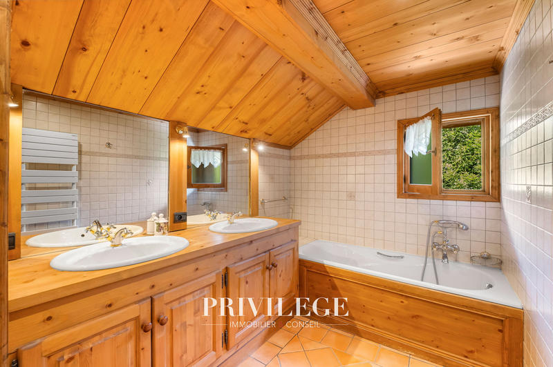 Châlet - 195 m² - 6 pièces