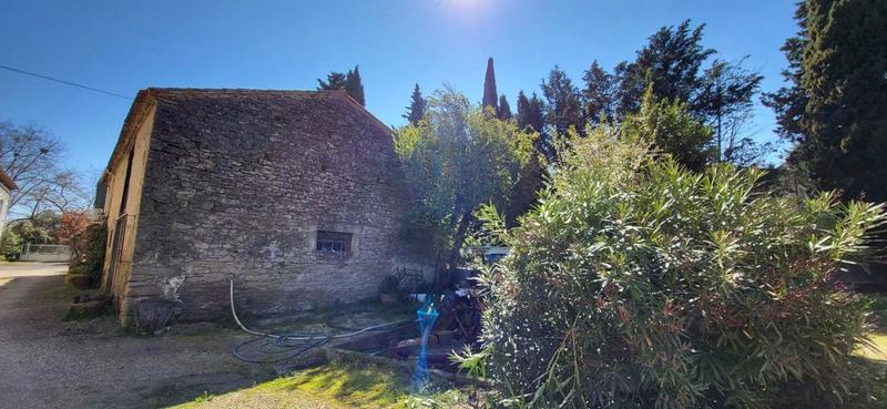 Propriété - 800 m²