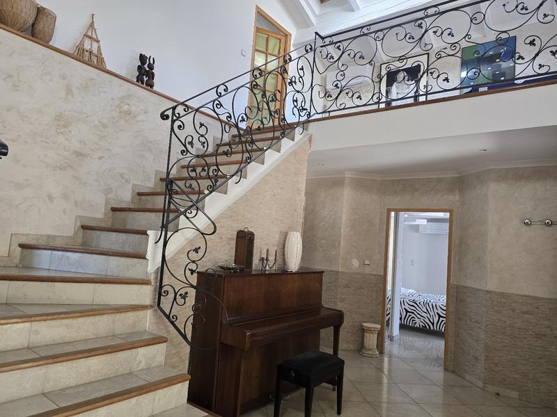 Propriété - 295 m² - 12 pièces