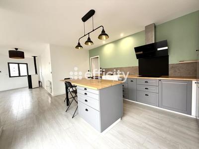 Maison - 147 m² - 6 pièces