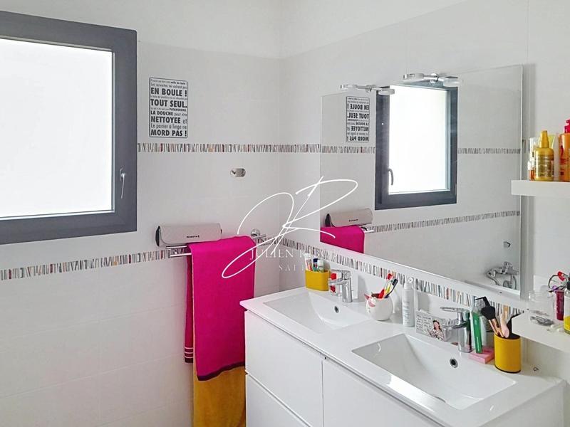 Maison - 111 m² - 5 pièces