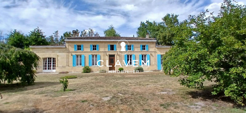 Maison - 320 m² - 12 pièces