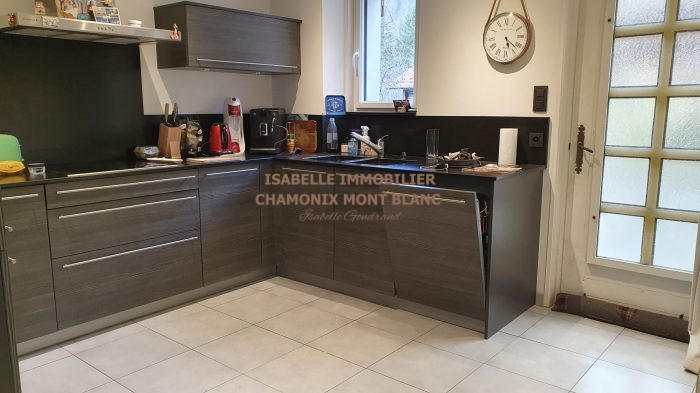 Maison traditionnelle - 174 m² - 7 pièces