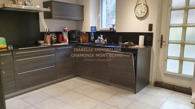 Maison traditionnelle - 174 m² - 7 pièces