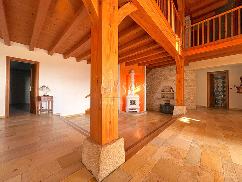 Maison - 203 m² - 8 pièces