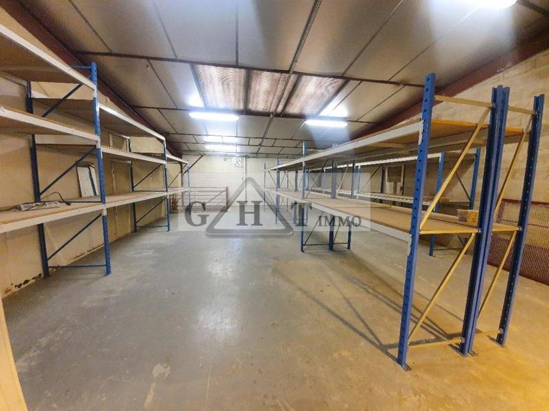 Entrepôt - 250 m²
