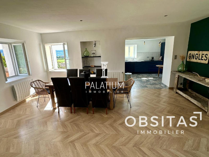 Maison - 195 m² - 6 pièces