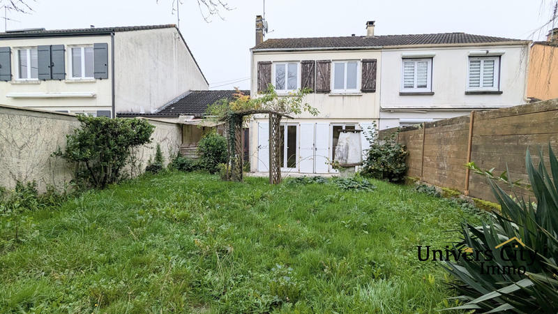 Maison - 93 m² - 4 pièces