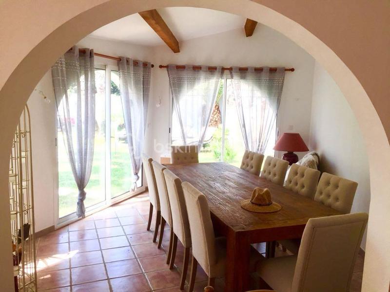 Propriété - 140 m² - 6 pièces