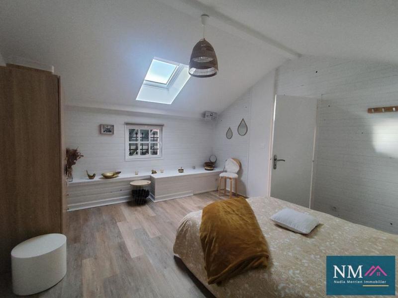 Demeure - 225 m² - 9 pièces