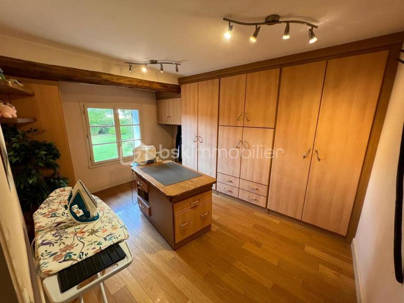 Maison - 250 m² - 10 pièces