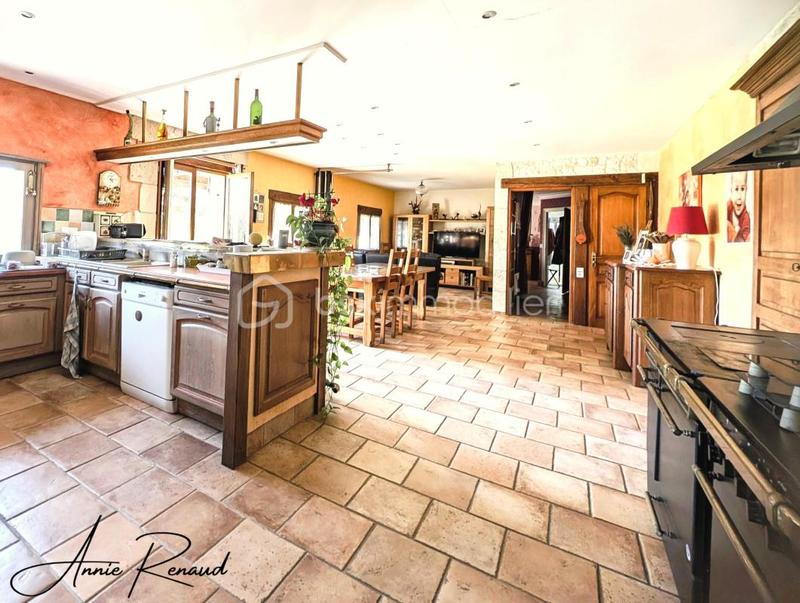 Demeure - 299 m² - 10 pièces