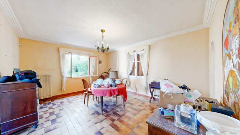 Maison - 225 m² - 9 pièces