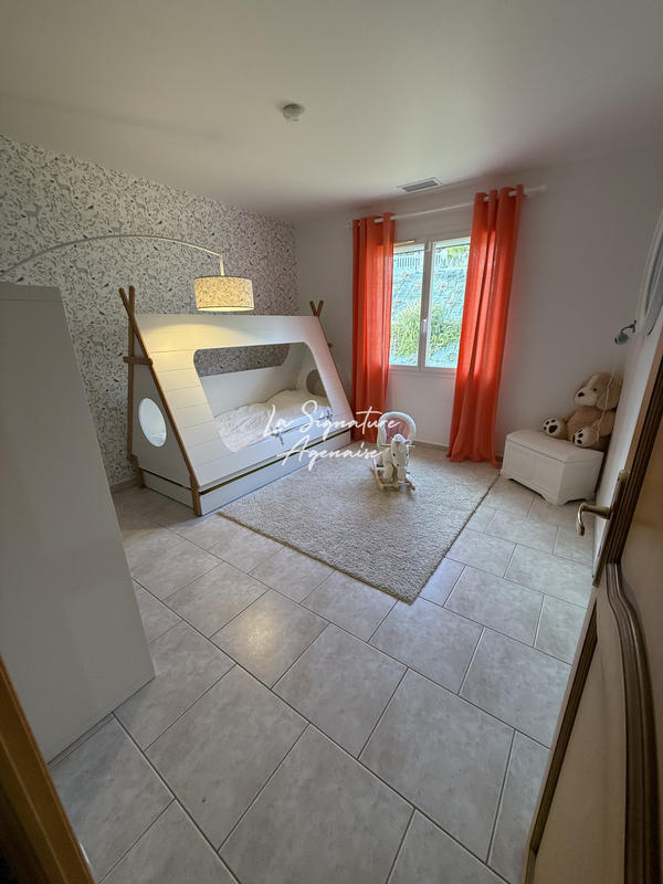 Maison - 220 m² - 7 pièces