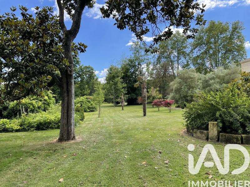 Maison - 580 m² - 11 pièces