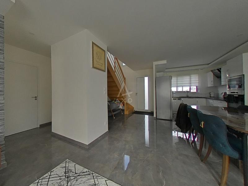 Maison - 113 m² - 5 pièces