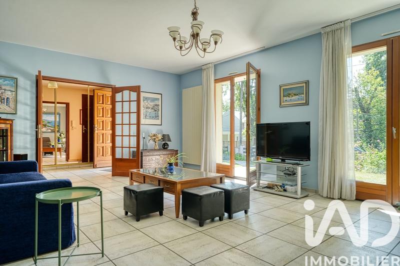 Maison - 220 m² - 9 pièces