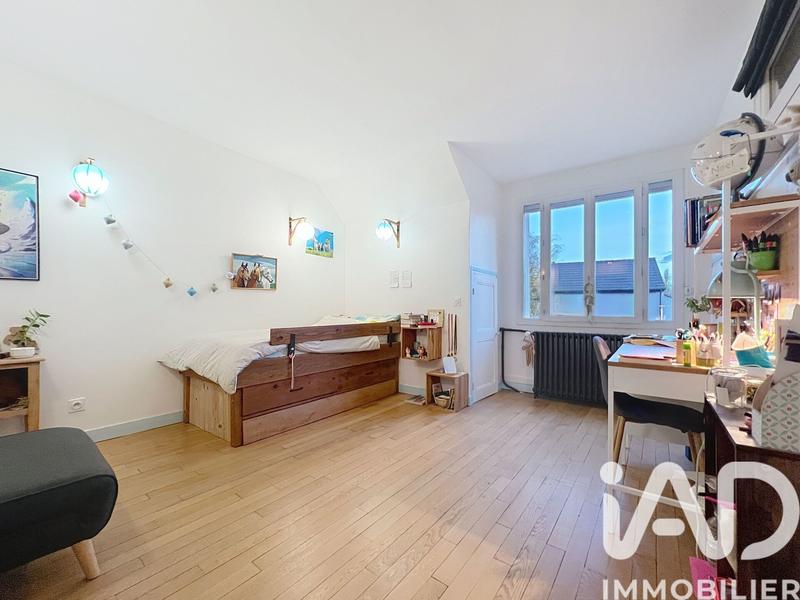 Maison - 241 m² - 7 pièces