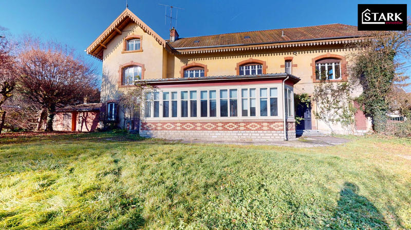 Maison - 274 m² - 10 pièces