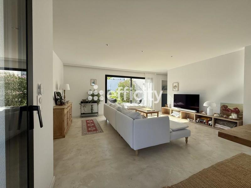 Maison - 104 m² - 4 pièces