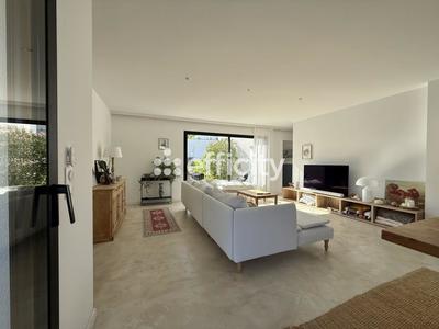 Maison - 104 m² - 4 pièces