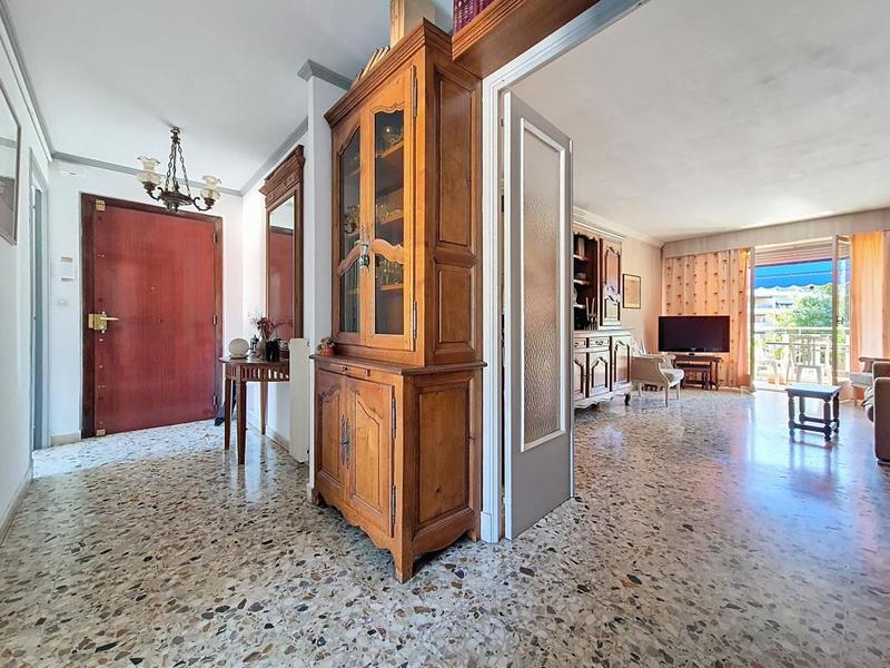 Appartement - 93 m² - 4 pièces