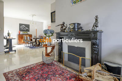 Maison - 268 m² - 10 pièces