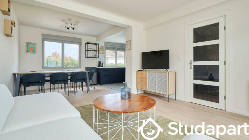 Chambre - 120 m² - 1 pièce