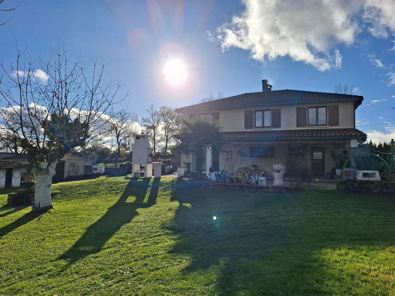 Maison - 184 m² - 7 pièces