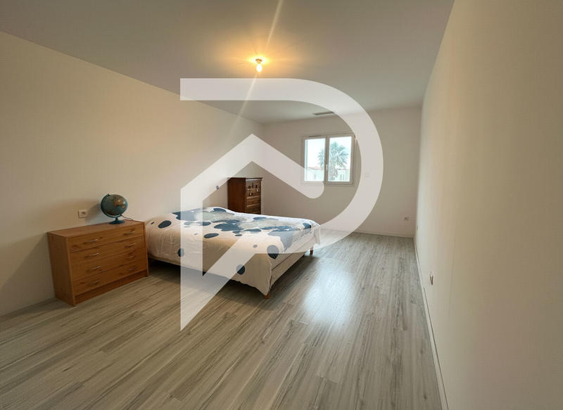 Maison - 200 m² - 6 pièces