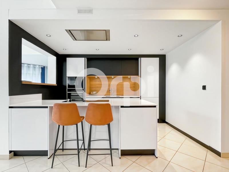 Maison - 260 m² - 9 pièces