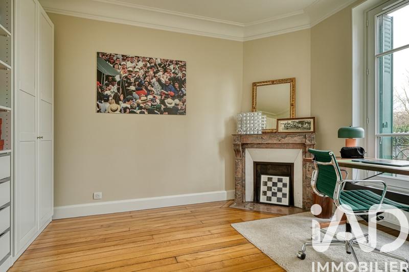 Maison - 235 m² - 9 pièces