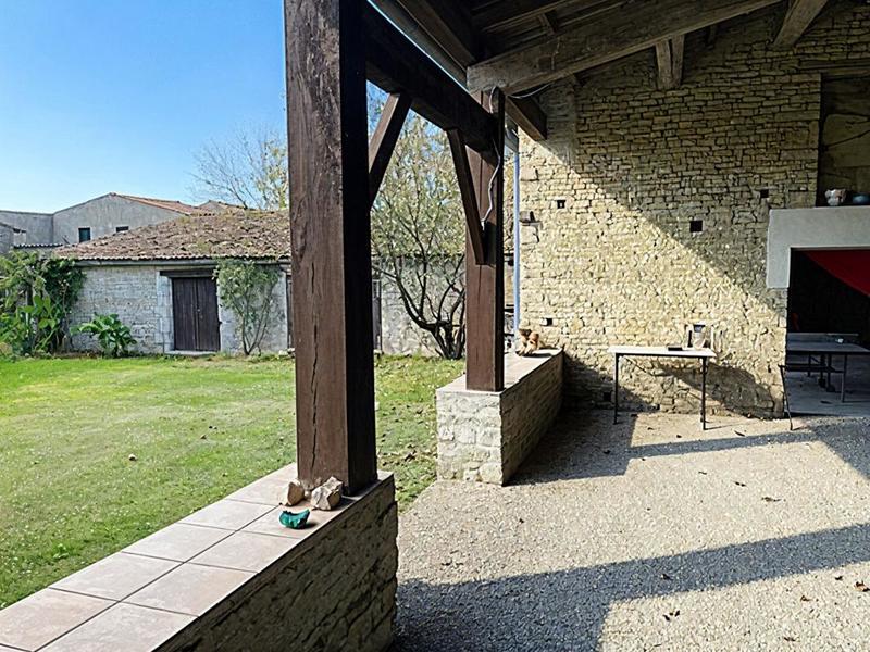 Propriété - 312 m² - 7 pièces