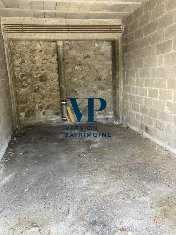 Parking / Garage - 14 m²